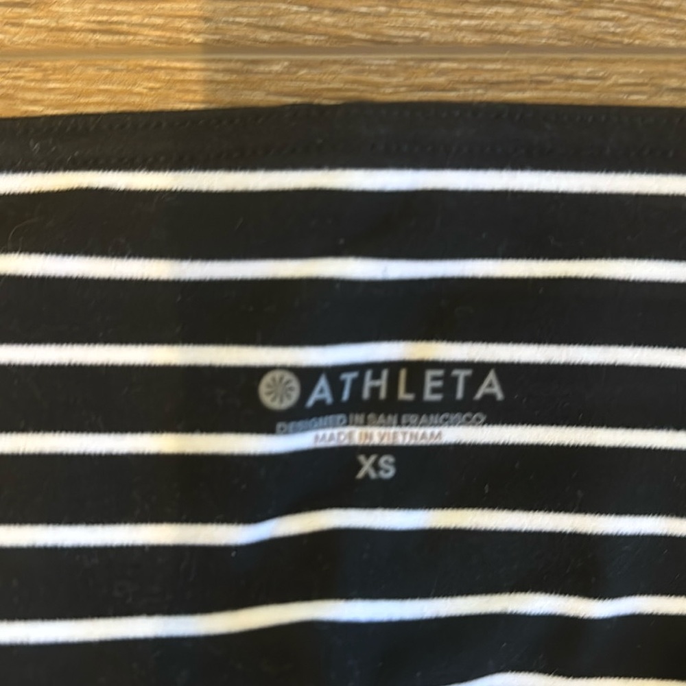 Salutation leggings